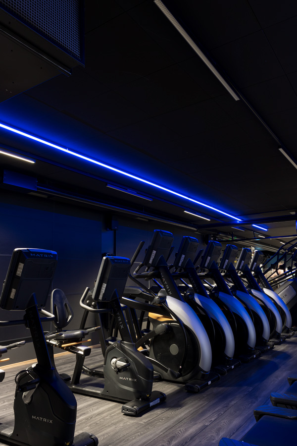 linjar-belysning-rgb-gym