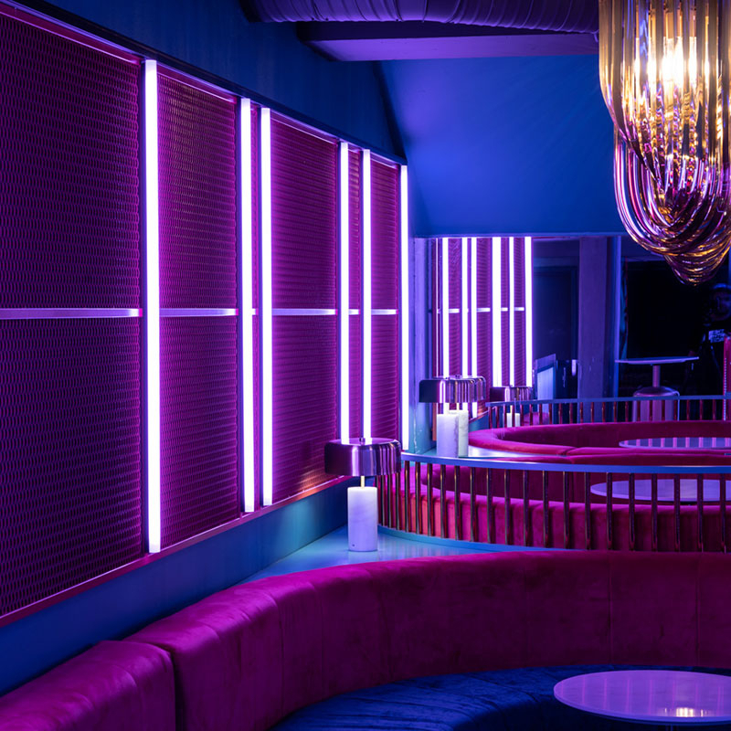 NEON lysrör på vägg